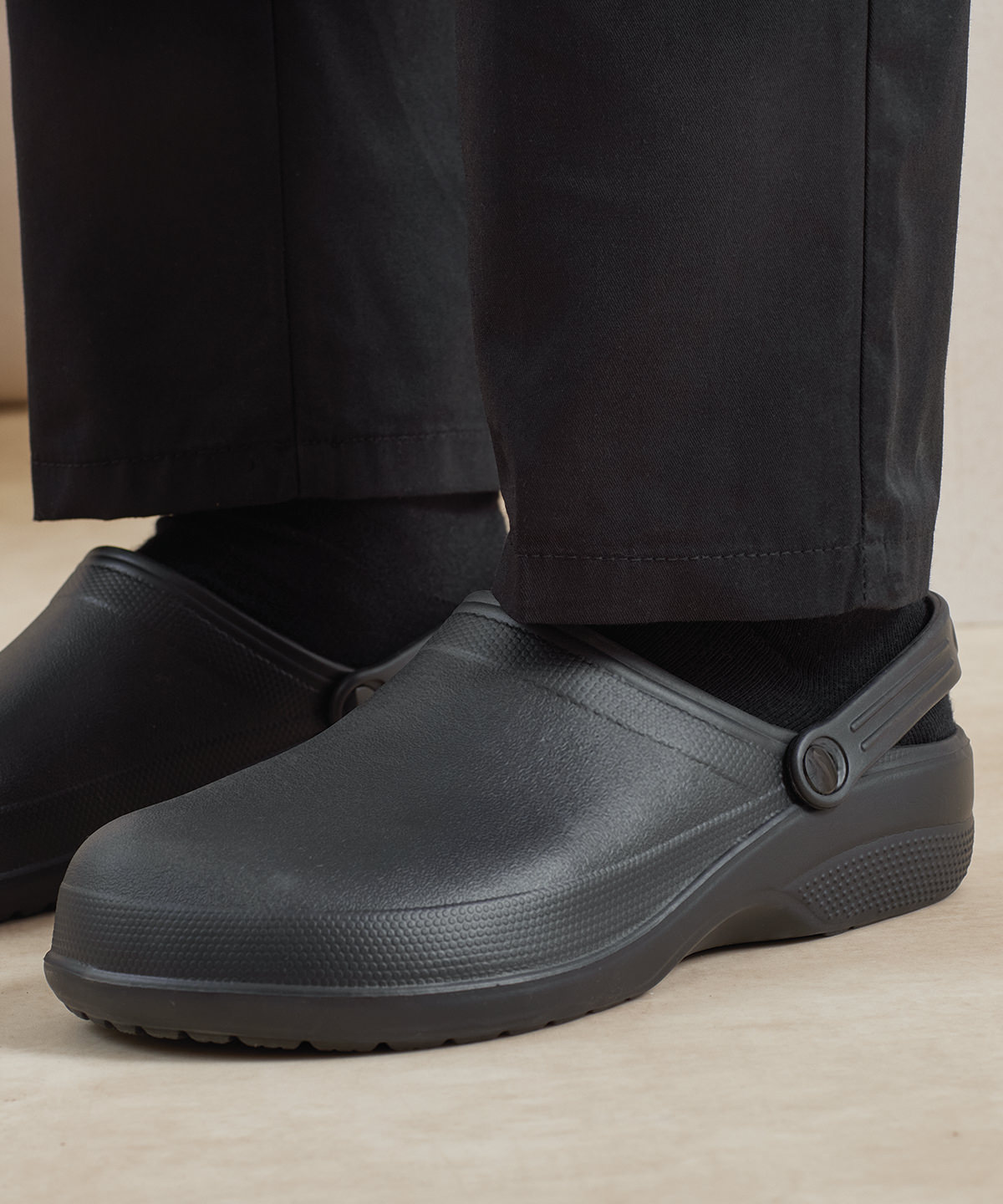 Chef’s non-slip ‘anchor’ clogs